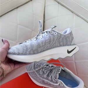 NIKE MOTIVA WOMEN’S WALKING SHOES SIZES 10- NEW.